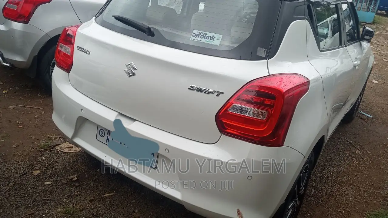 Suzuki Swift 2021 White
