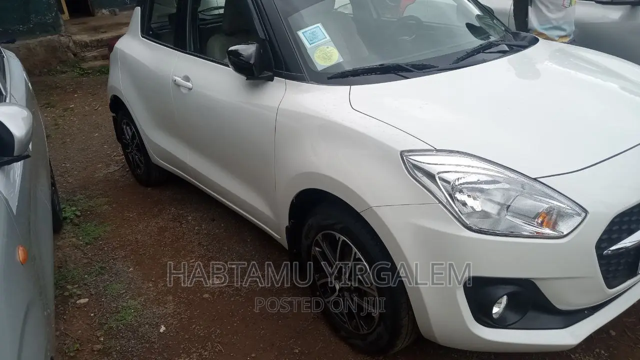 Suzuki Swift 2021 White