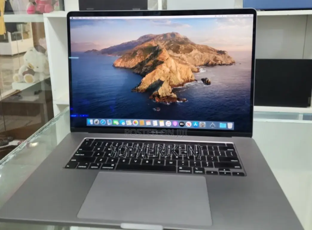 New Laptop Apple MacBook Pro 2017 16GB Intel Core I7 SSD 256GB