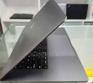 New Laptop Apple MacBook Pro 2017 16GB Intel Core I7 SSD 256GB