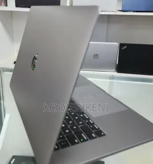 New Laptop Apple MacBook Pro 2017 16GB Intel Core I7 SSD 256GB