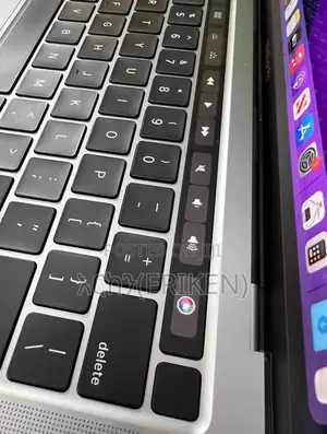 New Laptop Apple MacBook Pro 2020 M1 8GB Apple M1 Pro SSD 256GB