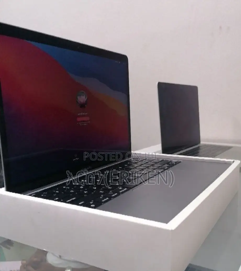 New Laptop Apple MacBook Pro 2020 M1 8GB Apple M1 Pro SSD 256GB