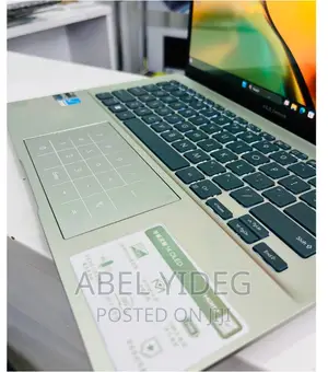 New Laptop Asus ZenBook 3 UX390UA 16GB Intel Core I7 SSD 512GB