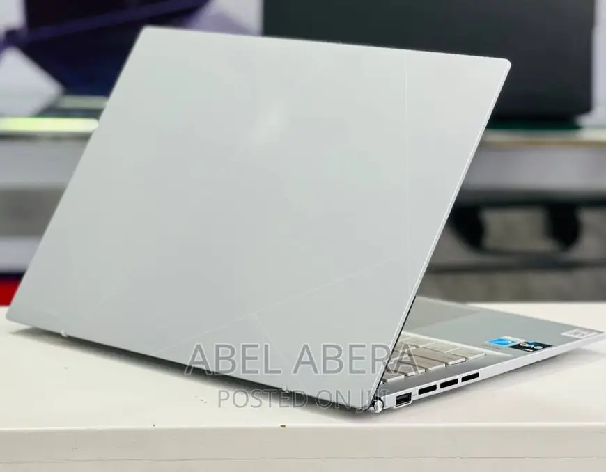 New Laptop Asus VivoBook E403NA 16GB Intel Core I7 SSD 512GB