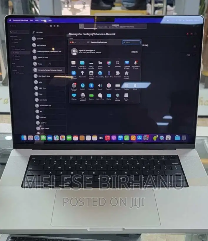 New Laptop Apple MacBook Pro 2021 M1 16GB Intel Core I7 SSD 512GB