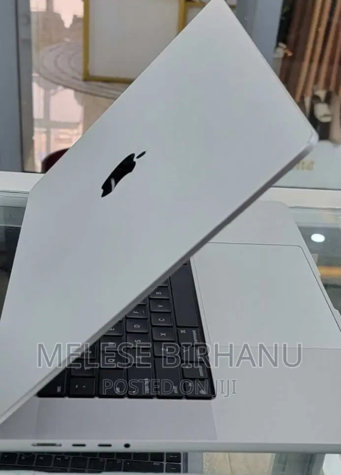 New Laptop Apple MacBook Pro 2021 M1 16GB Intel Core I7 SSD 512GB