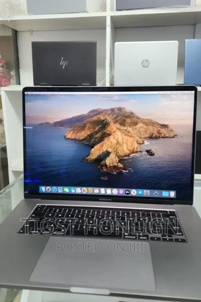 New Laptop Apple MacBook Pro 2017 16GB Intel Core I7 SSD 256GB