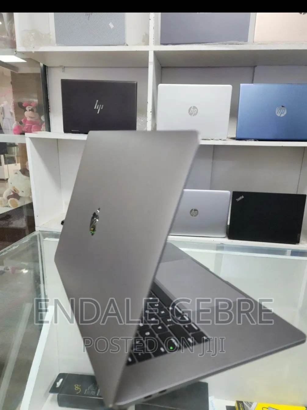 New Laptop Apple MacBook Pro 2017 16GB Intel Core I7 SSD 256GB