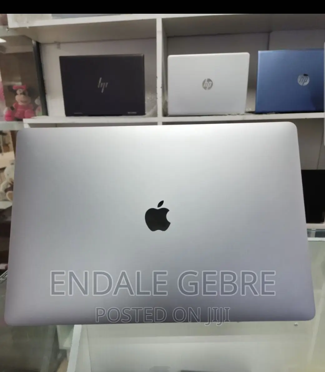 New Laptop Apple MacBook Pro 2017 16GB Intel Core I7 SSD 256GB