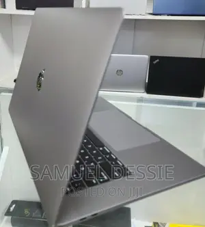 New Laptop Apple MacBook Pro 2017 16GB Intel Core I7 SSD 256GB