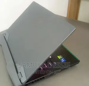 New Laptop MSI GE66 Raider 32GB Intel Core I7 SSD 1T