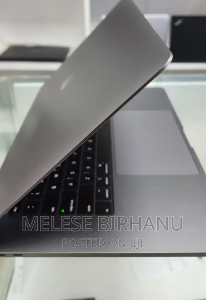 Laptop Apple MacBook Pro 2017 16GB Intel Core I7 SSD 256GB