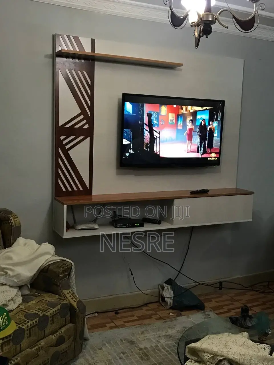 ውብ እና ማራኪ ቲቪ ስታንዶች