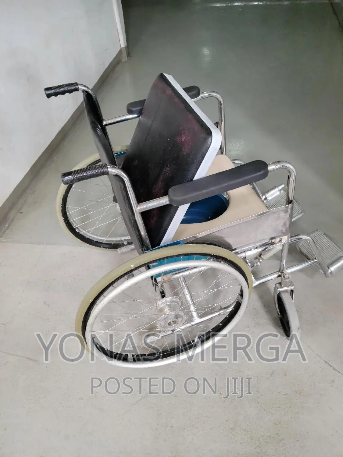 Commode/Comfort-Tim-Steel Wheelchair With Toilet Function