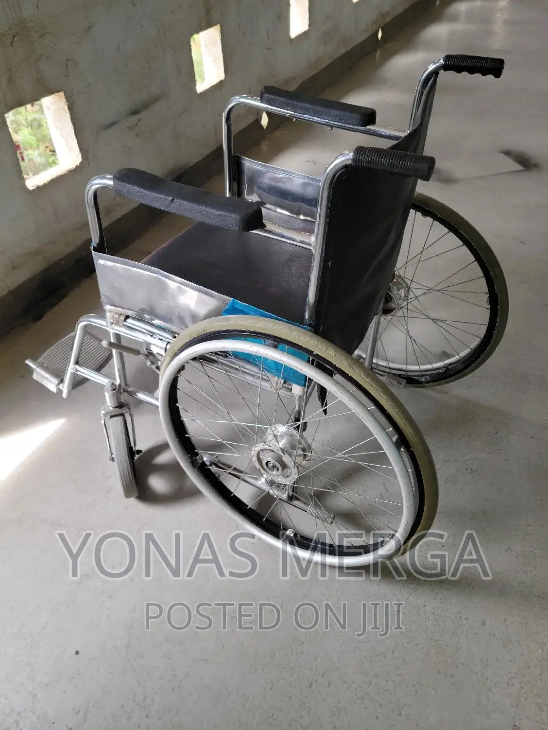 Dayang Regular Wheelchair for Disabled and Elderly, Model