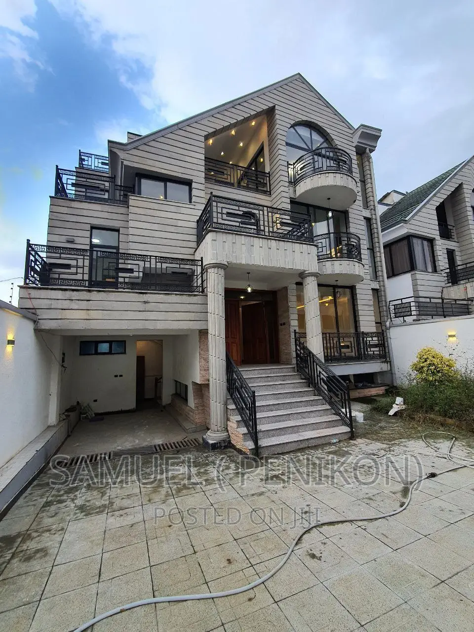 7bdrm House in Lexury House, Yeka for sale