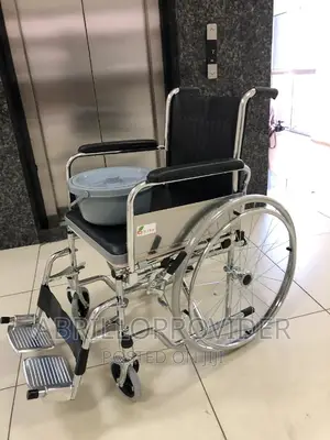 Foldable Chrome Steel Frameu Shape Cpmmode Wheelchair