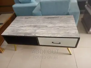 Photo - Table/ጠረጴዛ