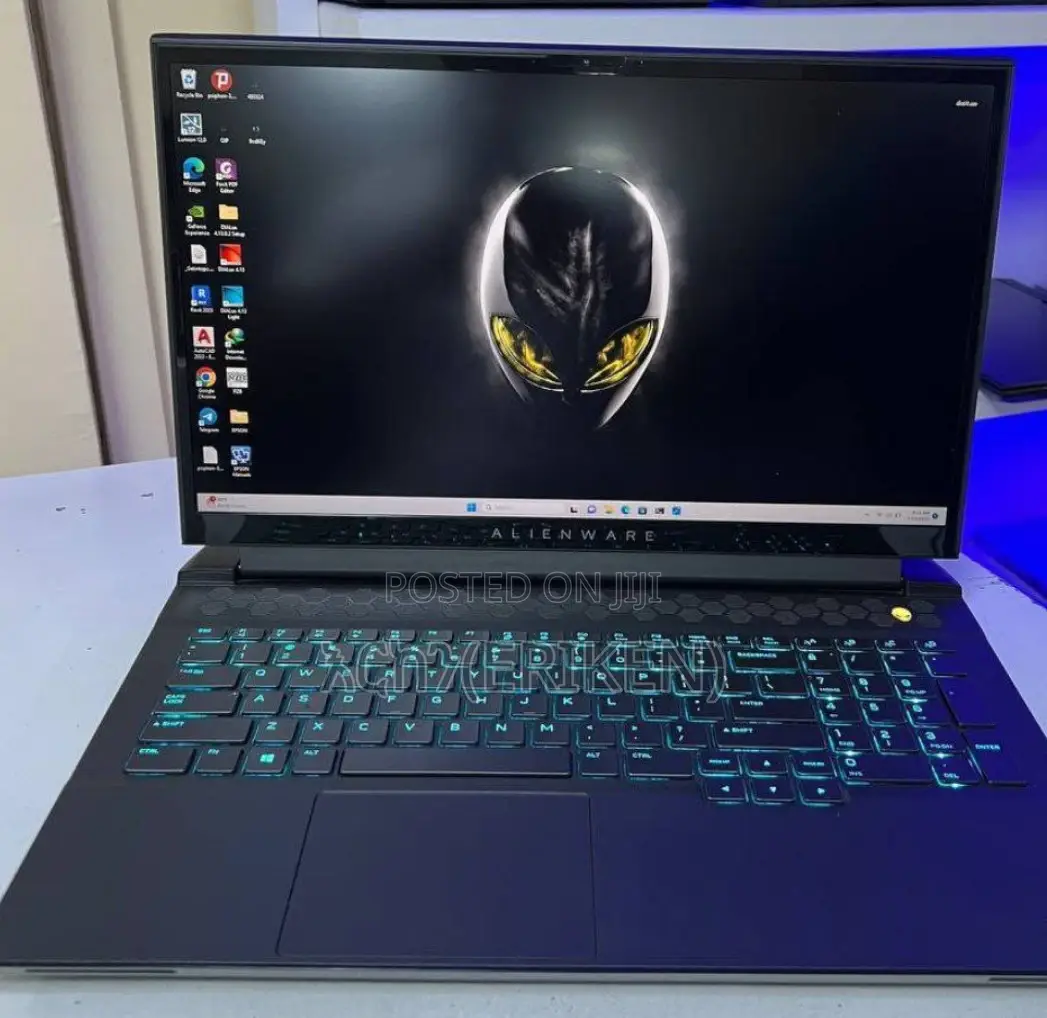 New Laptop Alienware M17x R2 32GB Intel Core I7 SSD 1T