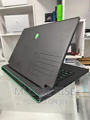 New Laptop Alienware M17x R2 32GB Intel Core I7 SSD 1T