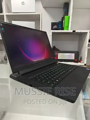 New Laptop Alienware M17x R2 32GB Intel Core I7 SSD 1T