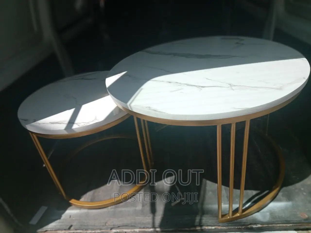 Table/ጠረጴዛ