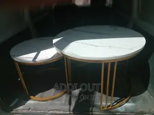 Table/ጠረጴዛ