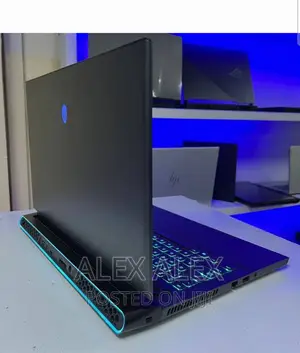 New Laptop Alienware Area-51m 32GB Intel Core I7 SSD 1T