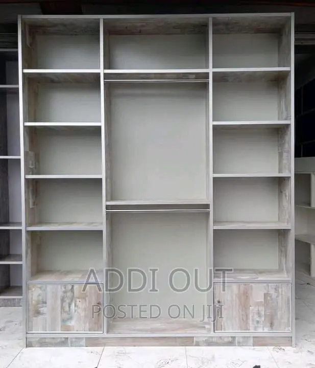 ሼልፍ በካሬ 9000