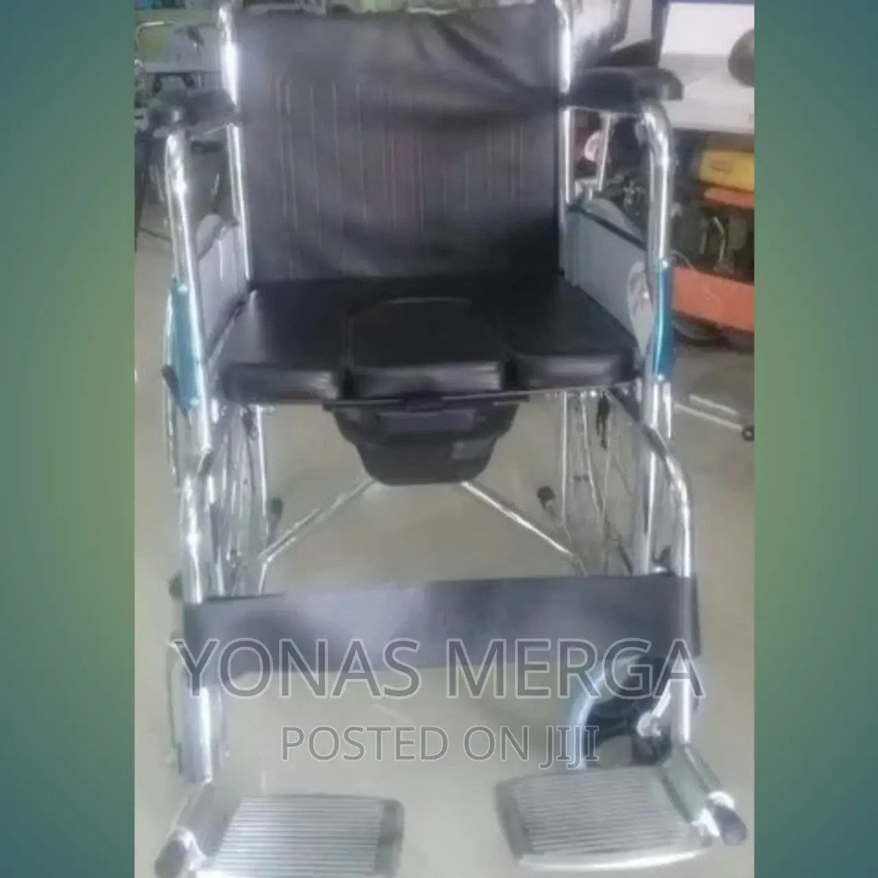 Mede Folding Commode Wheelchair Seat Lift
Mede Folding