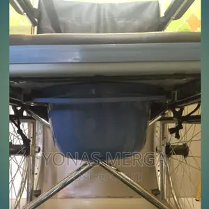 ኮሞድlight Weight Wheelchair With Commode Seat Cushion Pot