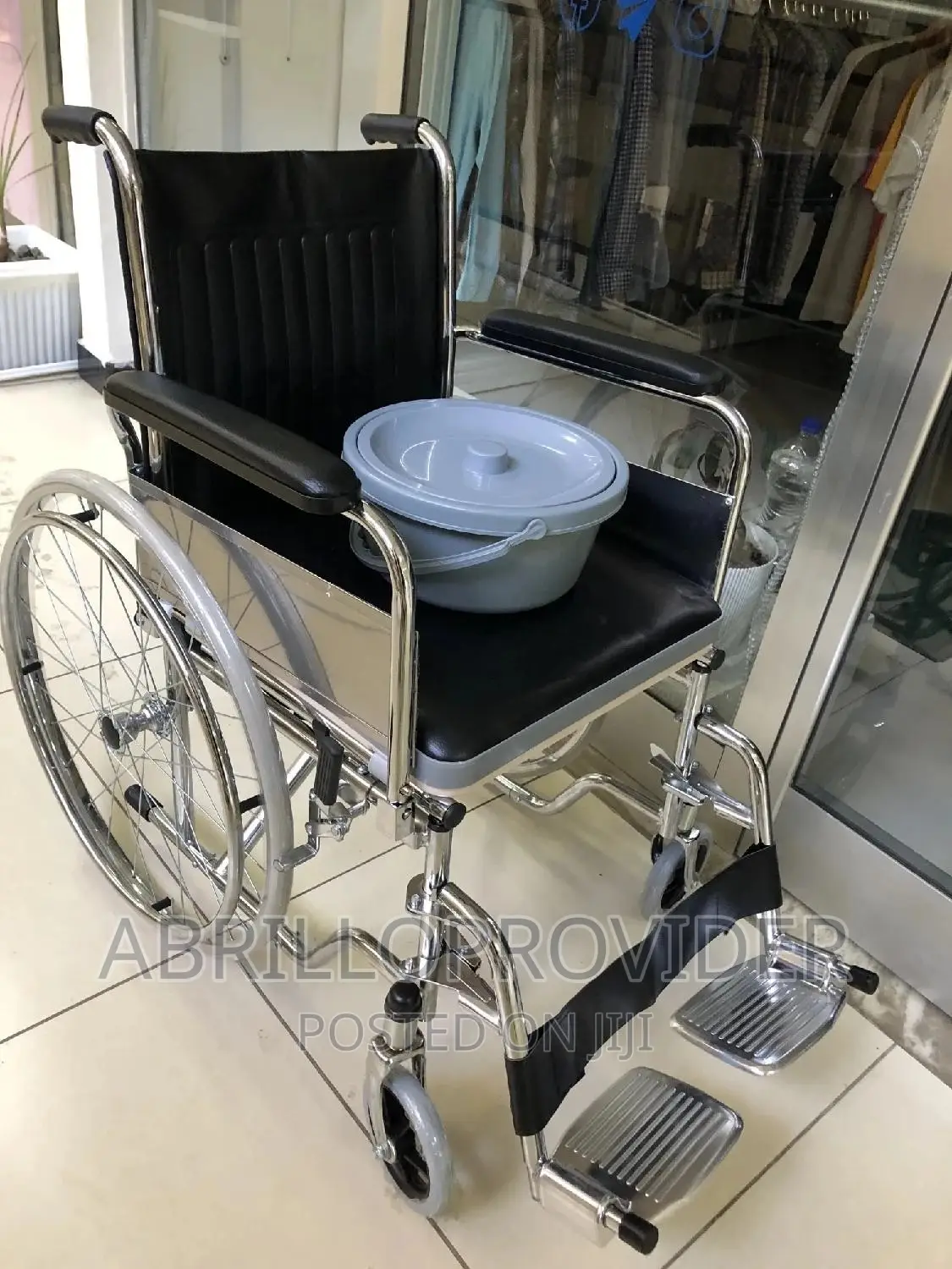 Folding Commode Wheelchair/Wheelchair/Wheelchair/Wheelchair
