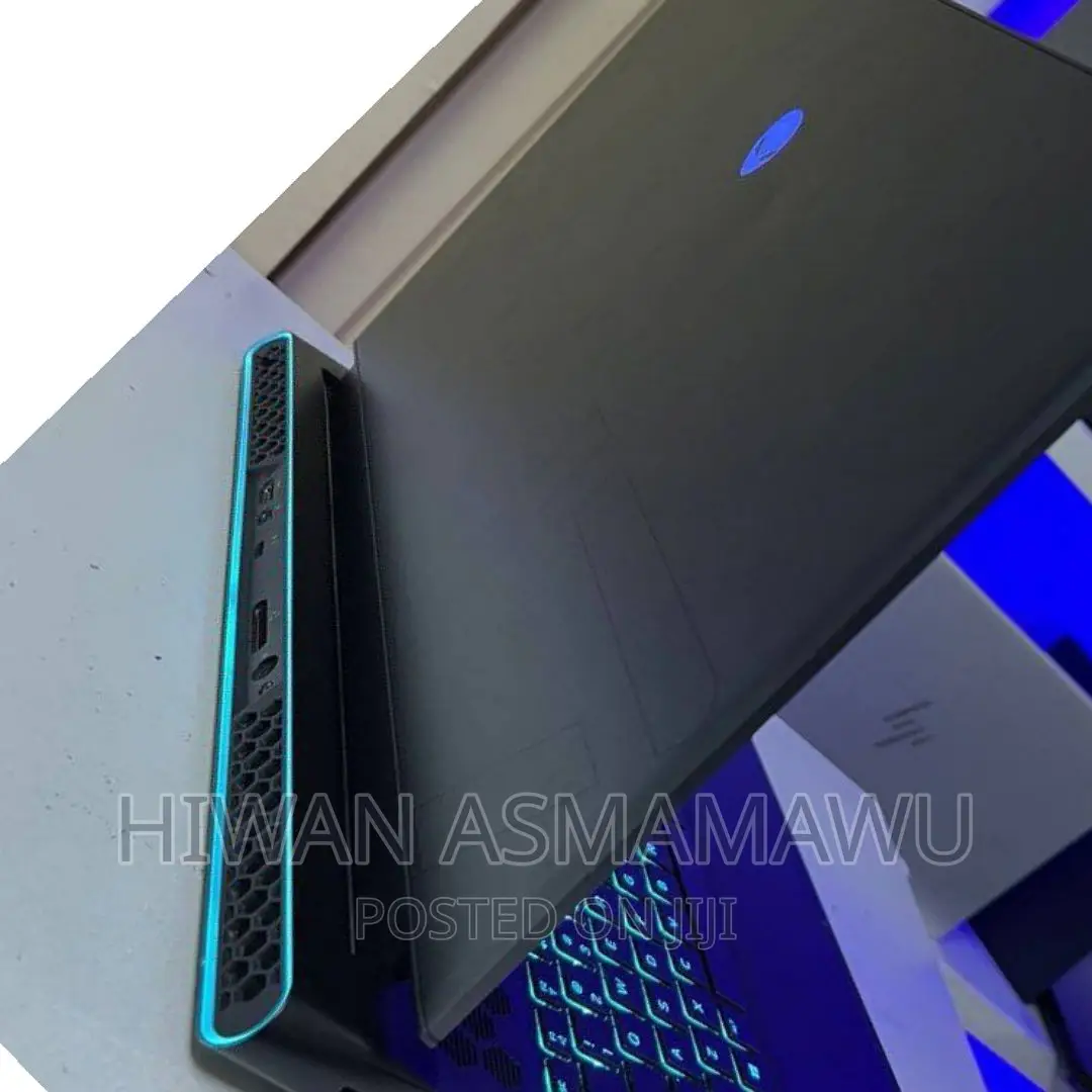 New Laptop Alienware M17x R2 32GB Intel Core I7 SSD 1T