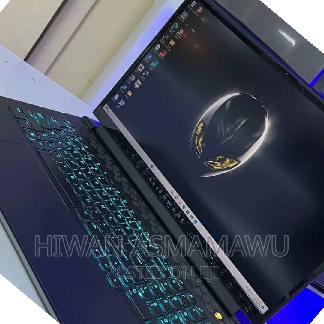 New Laptop Alienware M17x R2 32GB Intel Core I7 SSD 1T