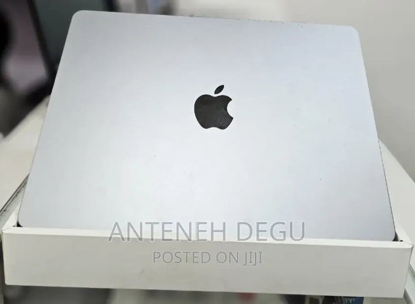 New Laptop Apple MacBook Air 2022 M2 8GB Apple M2 SSD 256GB