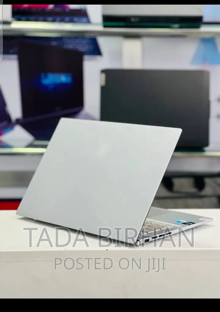 New Laptop Asus ZenBook 13 UX331UN 16GB Intel Core I7 SSD 512GB