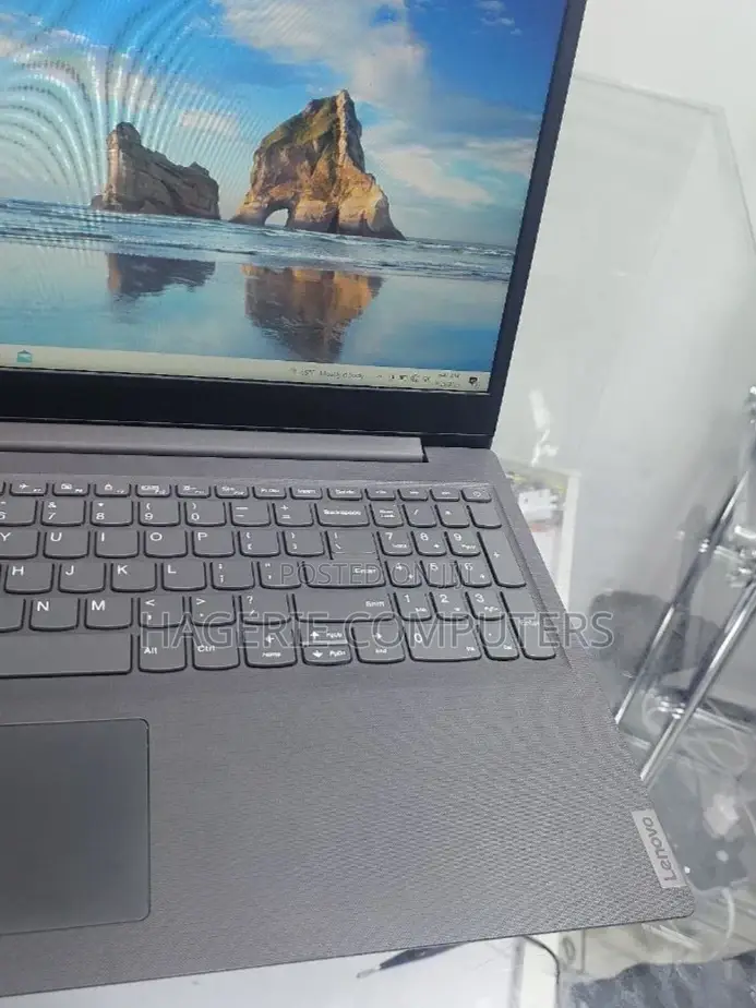 New Laptop MSI GE66 Raider 32GB Intel Core I7 SSD 1T