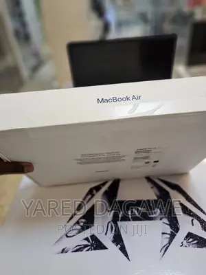 Photo - New Laptop Apple MacBook Air 2022 M2 8GB Apple M2 SSD 256GB