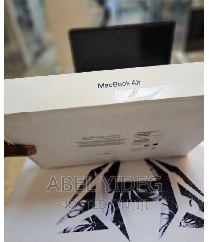 New Laptop Apple MacBook Air 2022 M2 8GB Apple M2 SSD 256GB