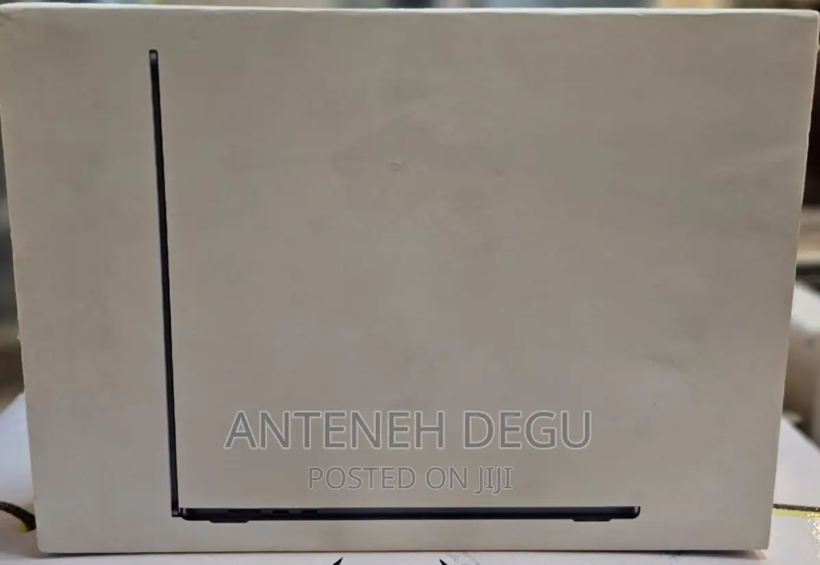 New Laptop Apple MacBook Air 2022 M2 8GB Apple M2 SSD 256GB