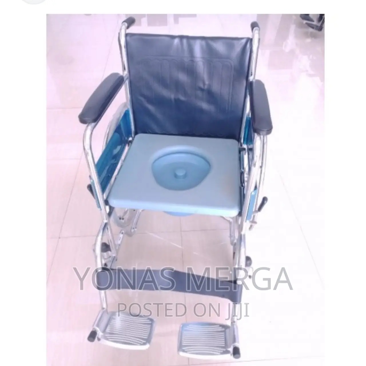 Black I Care Manual Wheel Chair M No 134, Seat Width: 18