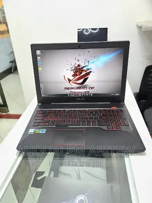 New Laptop Asus FX553VD 8GB Intel Core I7 SSHD+SSD 1T