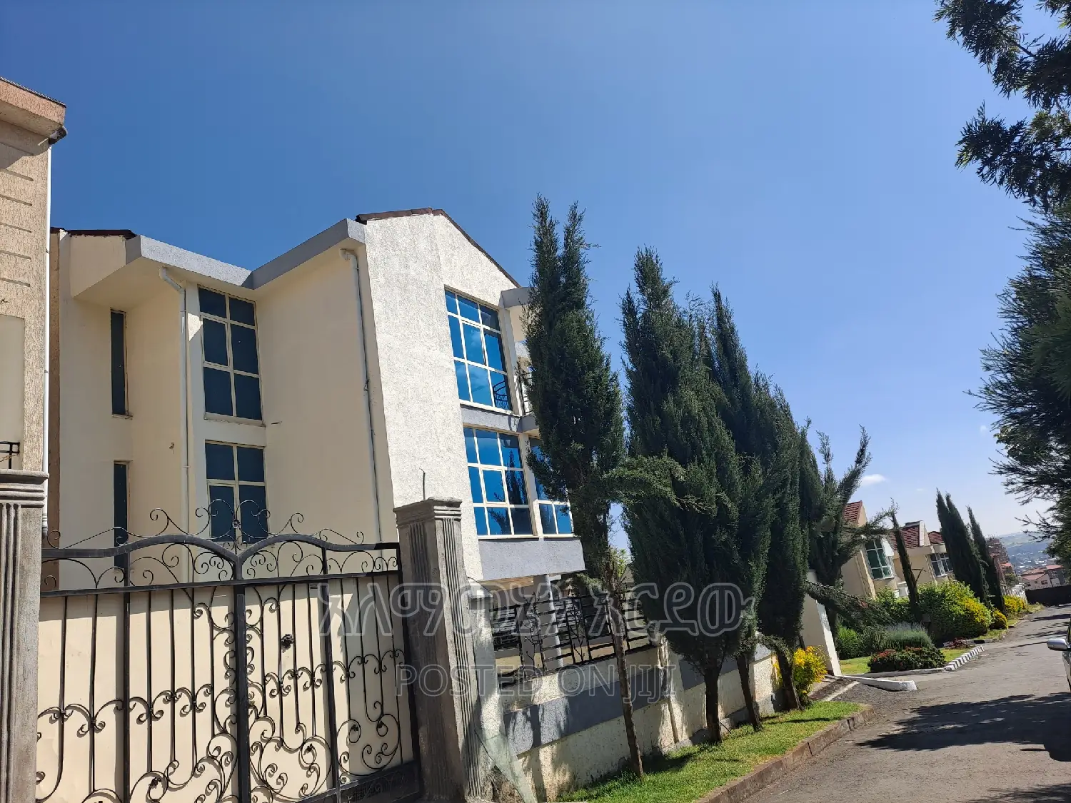 Furnished 7bdrm Condo in አያት አባሳደር, Bole for sale