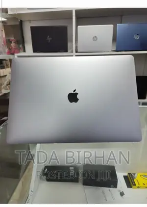 Photo - New Laptop Apple MacBook Pro 2017 16GB Intel Core i7 SSD 512GB