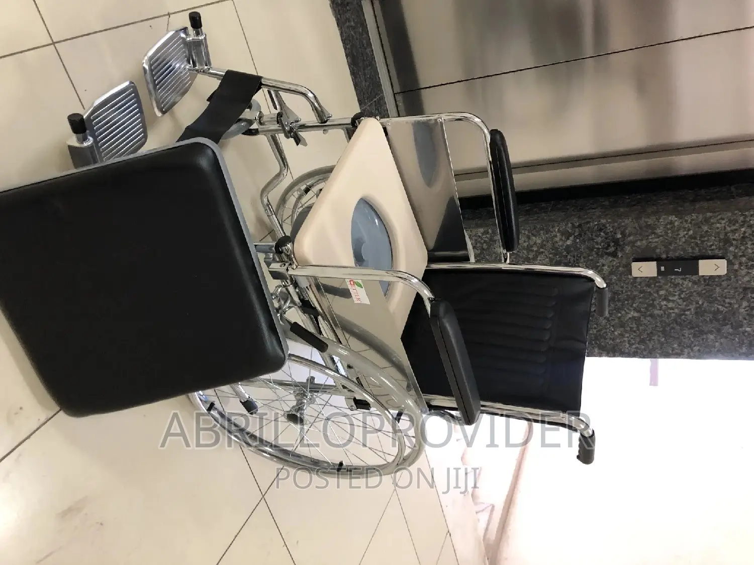 ፖፖ ያለው Medical Wheelchair/Wheelchair/Wheelchair/Wheelchair