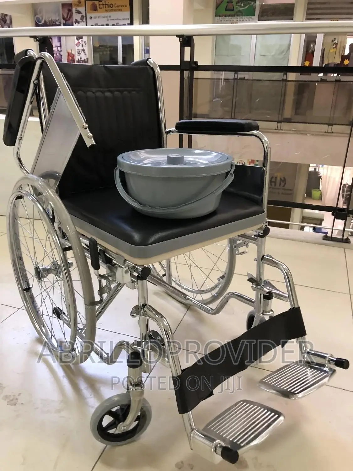 ፖፖ ያለው Medical Wheelchair/Wheelchair/Wheelchair/Wheelchair