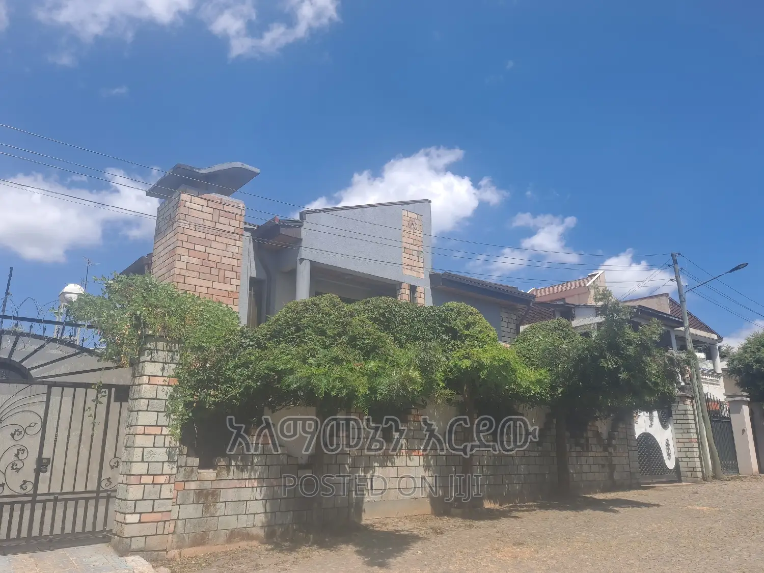 Furnished 6bdrm House in አያት ዞን 2, Bole for sale