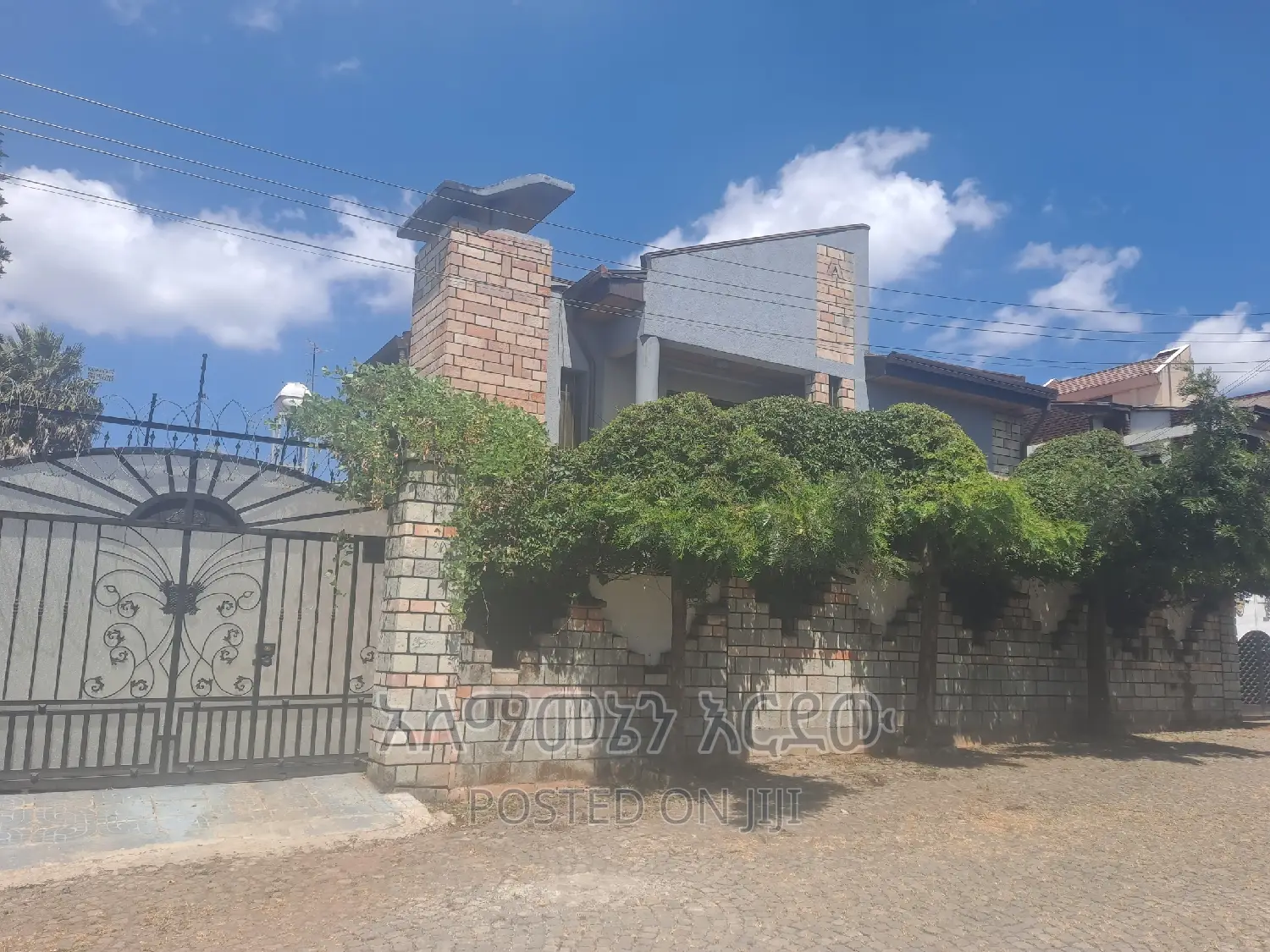 Furnished 6bdrm House in አያት ዞን 2, Bole for sale