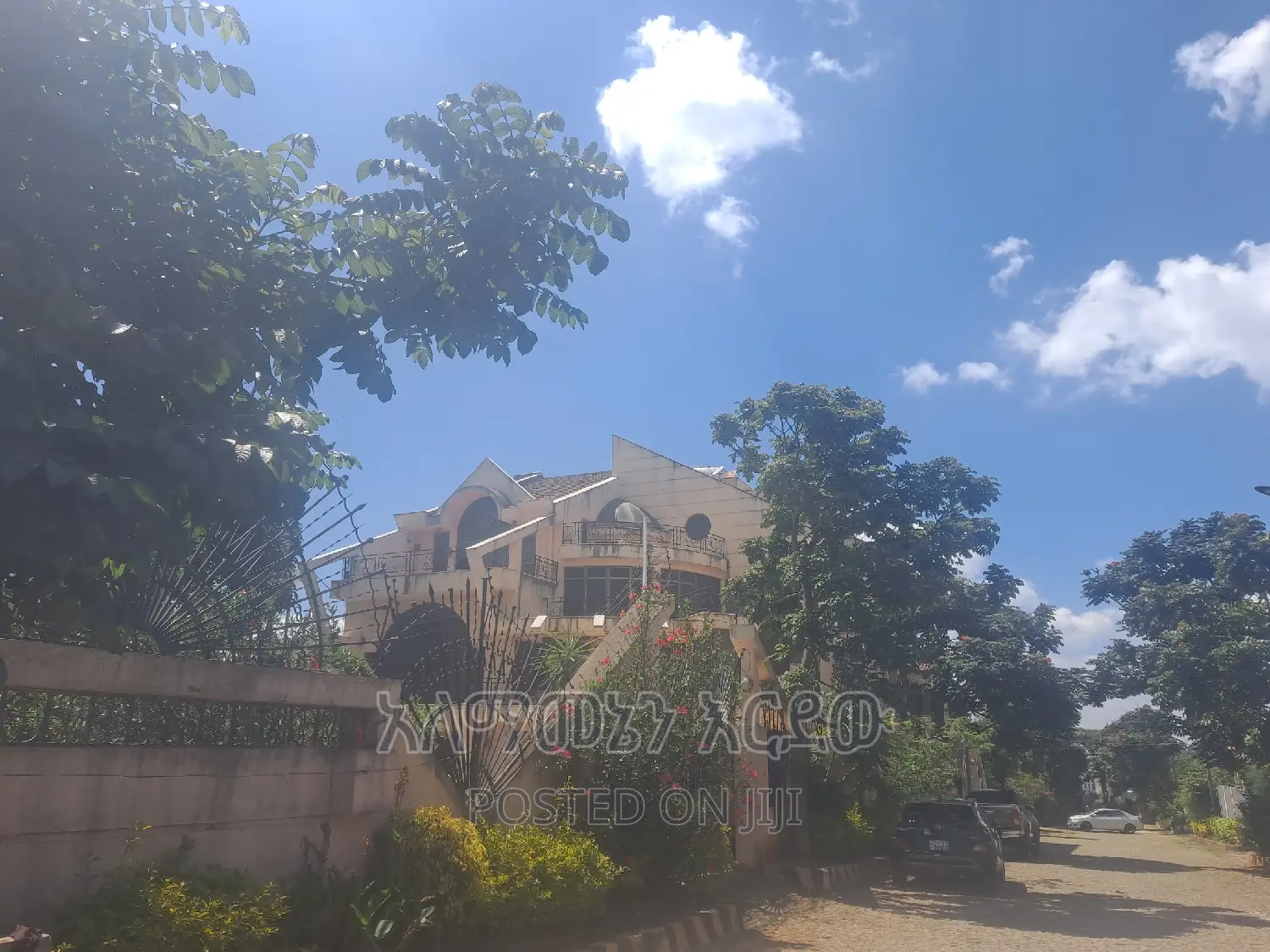 Furnished 12bdrm House in አያት ዞን 2, Bole for sale